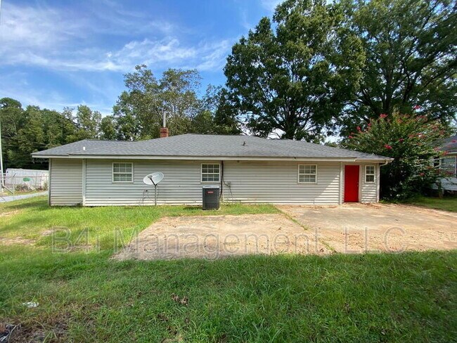 406 Hill St in Washington, GA - Building Photo - Building Photo