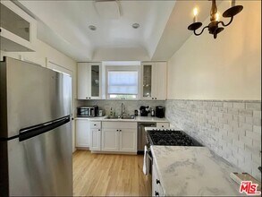 423 Ocean Ave in Santa Monica, CA - Building Photo - Building Photo