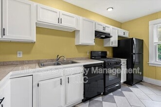 901 Baraga St NE in Grand Rapids, MI - Building Photo - Building Photo