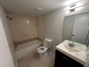 9210 N Connechusett Rd in Tampa, FL - Building Photo - Building Photo