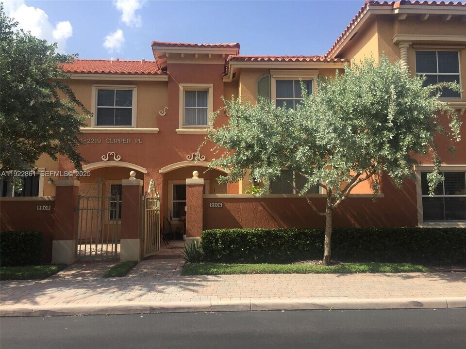 2205 Clipper Pl in Fort Lauderdale, FL - Building Photo