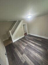 813 E Scott St in Olyphant, PA - Building Photo - Building Photo