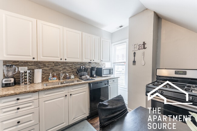 property at 1446 W Fletcher St