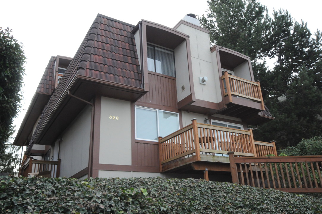 528 Dayton St in Edmonds, WA - Building Photo