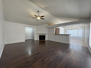 1050 W Estrella Dr in Chandler, AZ - Foto de edificio - Building Photo
