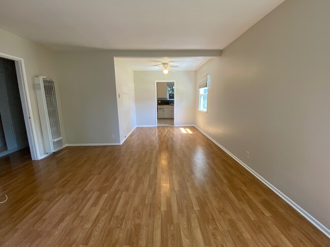 5247 Tilden Ave, Unit 5247 in Sherman Oaks, CA - Building Photo - Building Photo