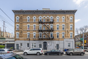 1713 Linden St in Ridgewood, NY - Foto de edificio - Building Photo