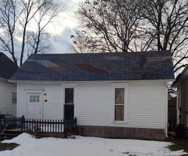 property at 912 Willow Ave