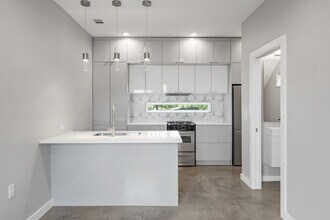 2108 Tillery St in Austin, TX - Building Photo - Building Photo