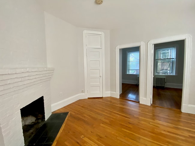 34 Anderson St