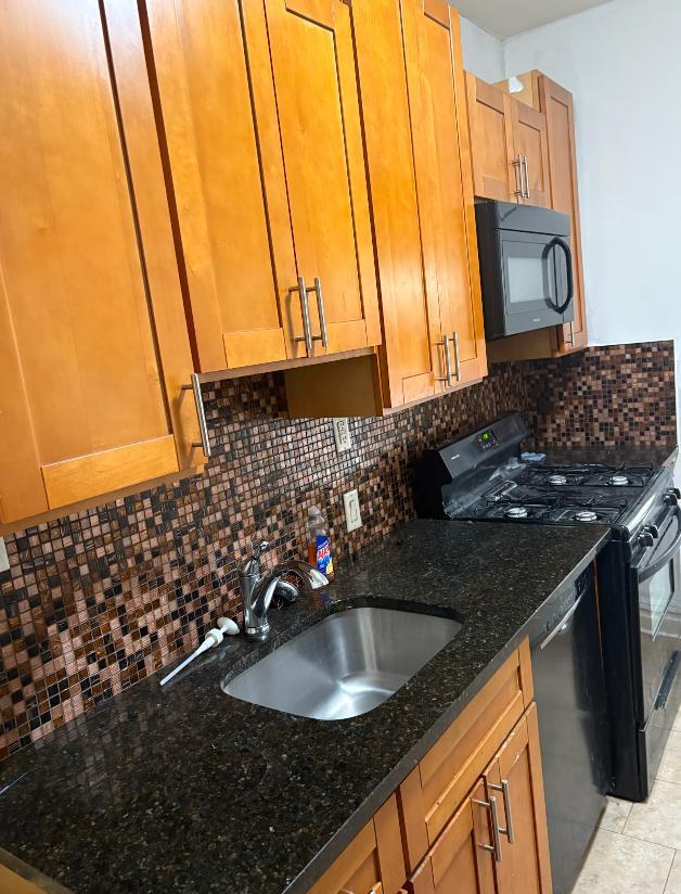 property at 5 Laidlaw Ave