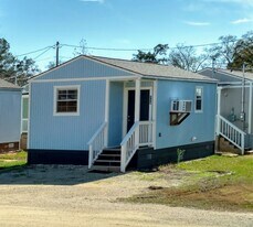 1015 N Houston St, Unit #106 in Livingston, TX - Building Photo