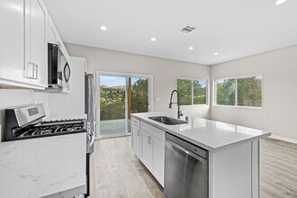 5564 Hamill Ave in San Diego, CA - Building Photo - Building Photo