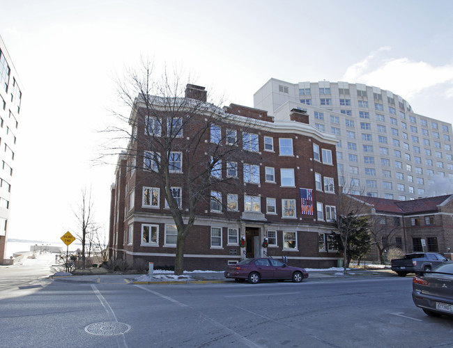 Bellevue Apartments in Madison, WI - Building Photo - Building Photo