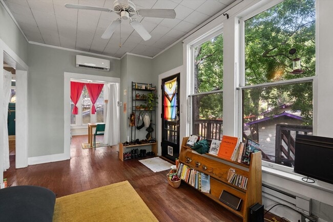 property at 3404 1/2 Grooms St