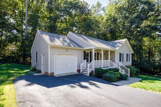 8811 S Boones Trail Rd in Richmond, VA - Building Photo - Building Photo
