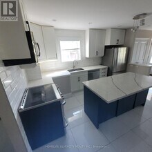 181 Flora Dr in Toronto, ON - Building Photo - Building Photo