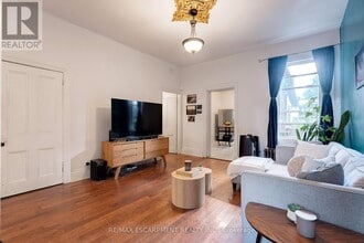 132 Ferguson Ave N in Hamilton, ON - Building Photo - Building Photo