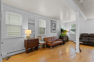 39 Grandfield St in Dedham, MA - Building Photo - Building Photo