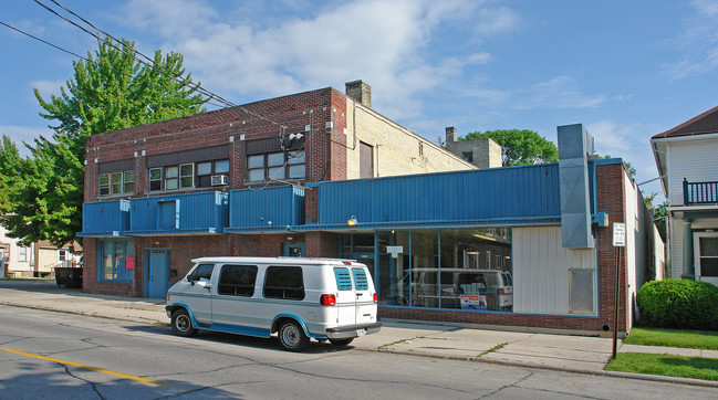 1126-1128 Geele Ave in Sheboygan, WI - Foto de edificio - Building Photo