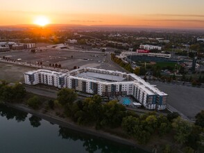 805 Riverfront Apartments in West Sacramento, CA - Building Photo - Building Photo