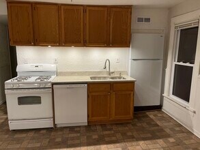15 Russell Ave S, Unit 2 in Minneapolis, MN - Building Photo - Building Photo