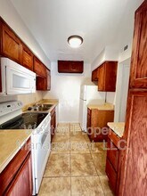 6056 Northwest Expy in Warr Acres, OK - Building Photo - Building Photo