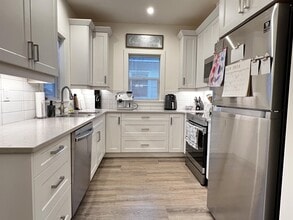 633 Beach Rd in Qualicum Beach, BC - Building Photo - Building Photo