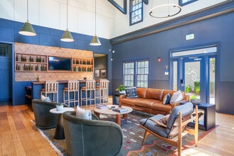 Saratoga Downs at Sheveland Ranch in Napa, CA - Foto de edificio - Interior Photo