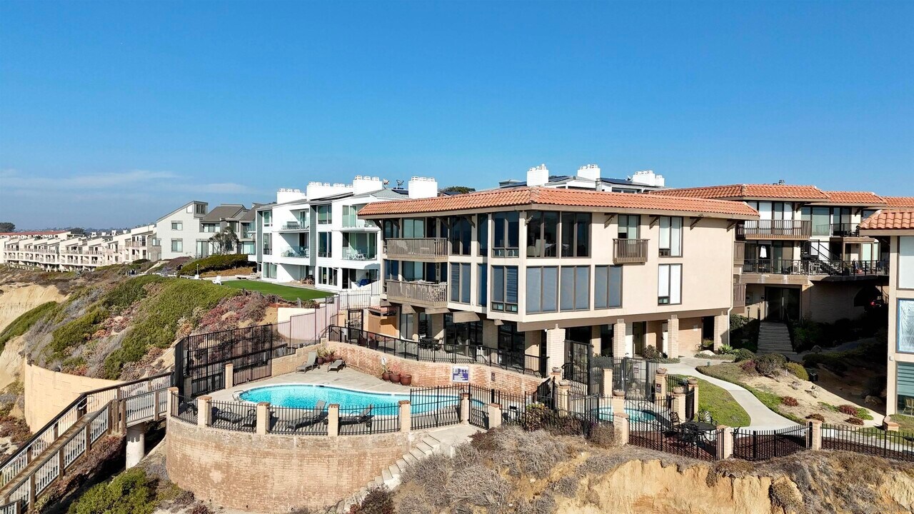 190 Del Mar Shores Terrace in Solana Beach, CA - Building Photo