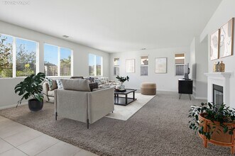 1059 Vista Pointe Blvd in Oceanside, CA - Building Photo - Building Photo