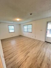 3017 W Old Farmington Rd in Fayetteville, AR - Foto de edificio - Building Photo