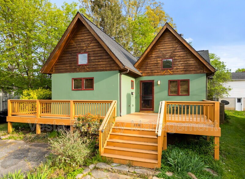 318 Sulphur Springs Rd in Asheville, NC - Building Photo