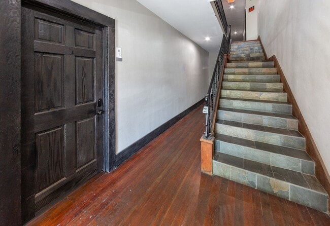 237 Linden Ave in Long Beach, CA - Building Photo - Building Photo