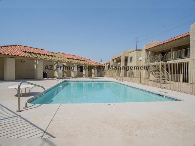 2220 W Dora St in Mesa, AZ - Building Photo - Building Photo