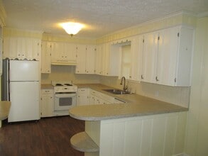 1826 Polo Rd in Winston-Salem, NC - Building Photo - Building Photo