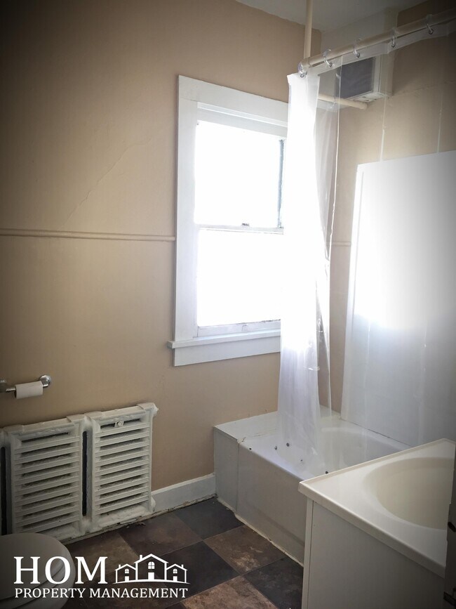 128 E Liberty St photo'