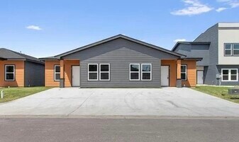 4984 Alexa Rd in Brownsville, TX - Building Photo