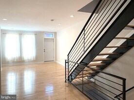 2923 W Thompson St in Philadelphia, PA - Building Photo