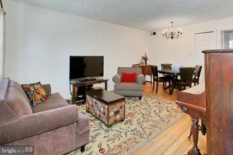 216 S Virginia Ave in Falls Church, VA - Building Photo - Building Photo