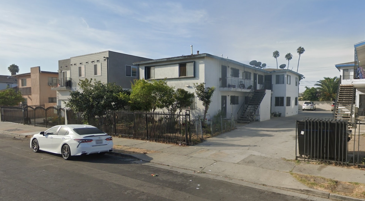 4836 Saturn St in Los Angeles, CA - Building Photo