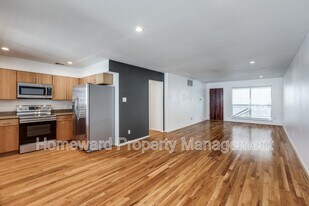 4616 W Lovers Ln in Dallas, TX - Building Photo