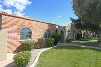 Primary Photo - La Palmilla Apartments in Phoenix, Arizona