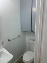 Apartment in San Carlos Creek in San Carlos, CA - Building Photo - Interior Photo