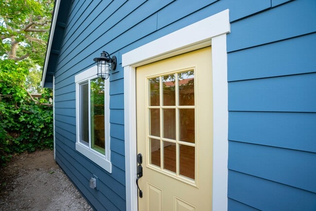 property at 1118 Lincoln Ct