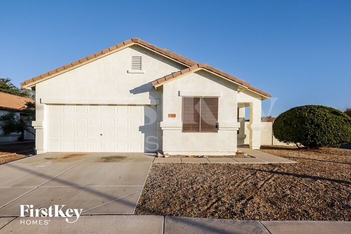6604 W Lawrence Ln in Glendale, AZ - Building Photo