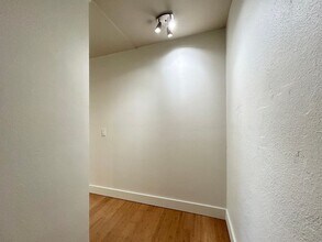 1829 NW Lovejoy St in Portland, OR - Building Photo - Building Photo
