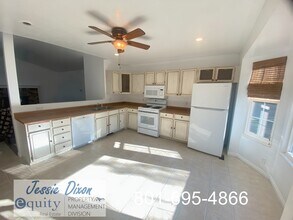 879 S 10 E in Farmington, UT - Building Photo - Building Photo