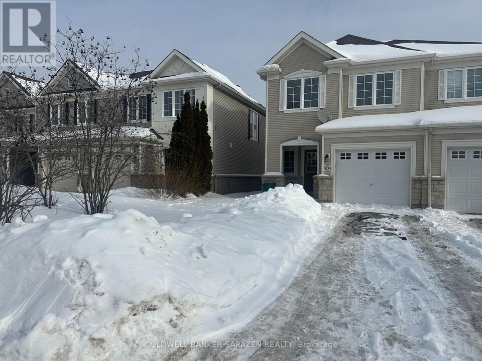 454 Wisteria Crescent in Ottawa, ON - Building Photo