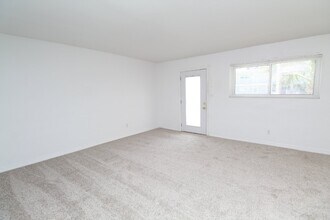 710 Scenic Hwy in Pensacola, FL - Foto de edificio - Building Photo